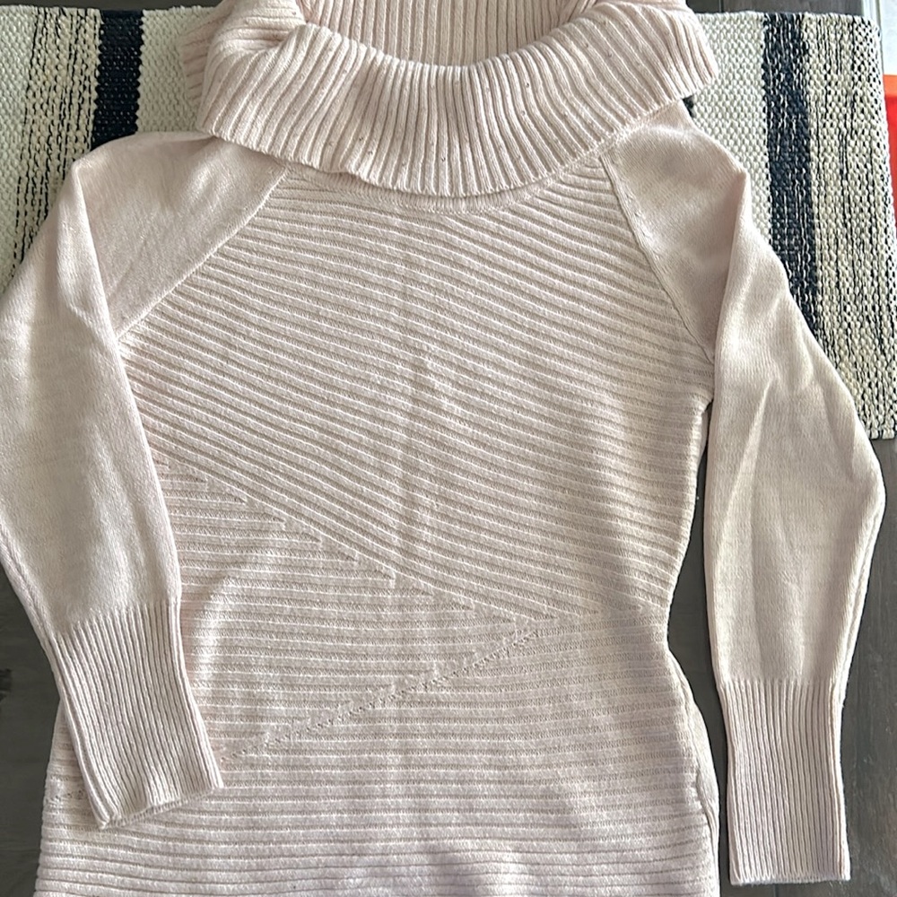 Dusty Pink ribbed New York and Company Sweater Size L